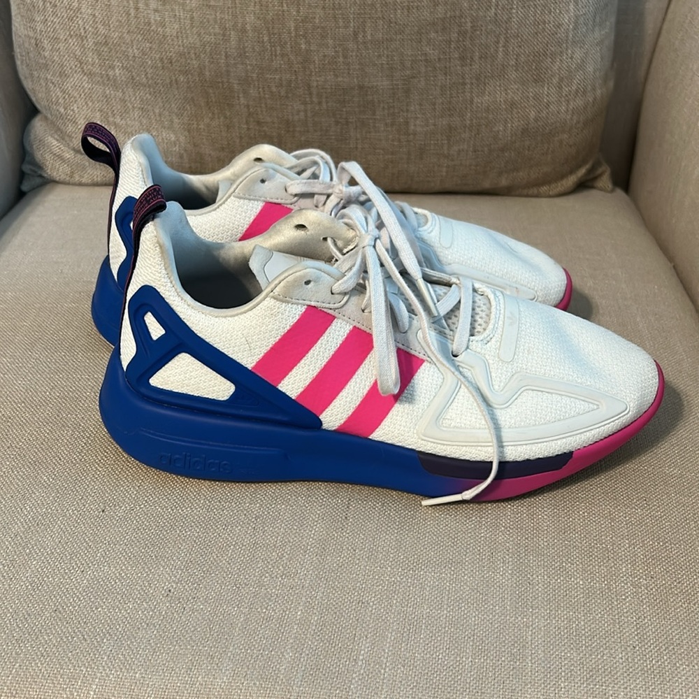 Women’s Addifas Tennis Shoes size 8